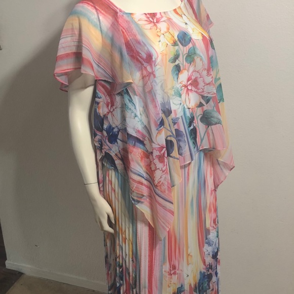 FLOWERED PLEATED SKIRT SUIT - Picture 2 of 8